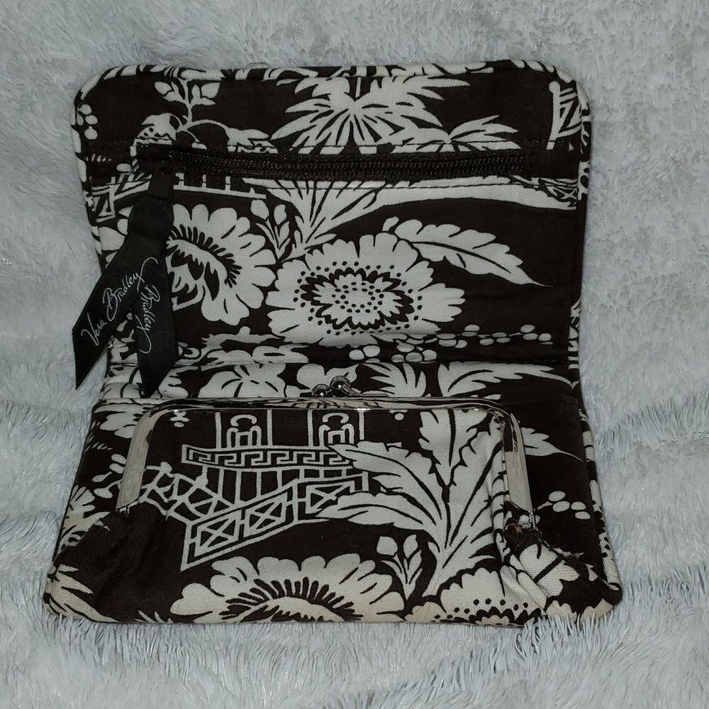 VERA BRADLEY Wallet - Picture 3 of 8